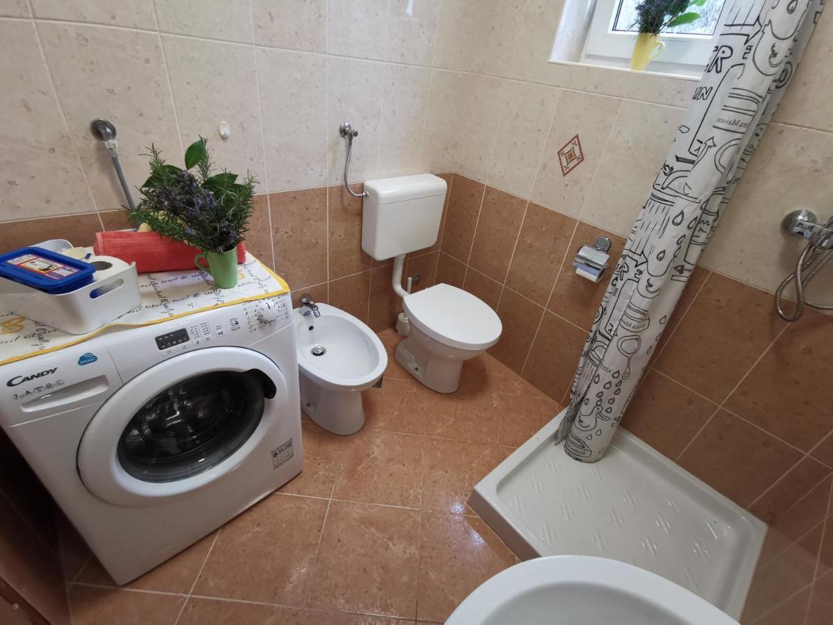 Apartment Zoanda Premantura Eksteriør billede